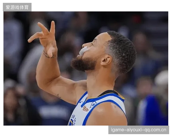库里训练被偷拍出奇葩姿势，网友模仿成潮流