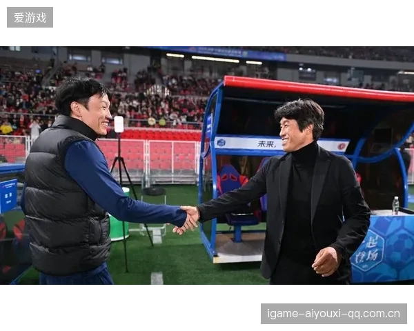 吴曦曾助攻邓卓翔破门：从“小将”到“球王”的传奇之路